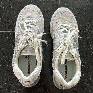 New balance 574 sneakers (worn once) perfect condition size 8.5